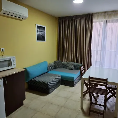 Kiara Aziz Konstantin ve Elena