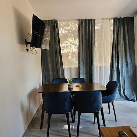 Kiara سينتس قسطنطين وهيلينا