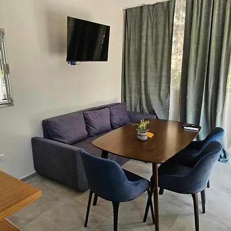 Kiara * سينتس قسطنطين وهيلينا