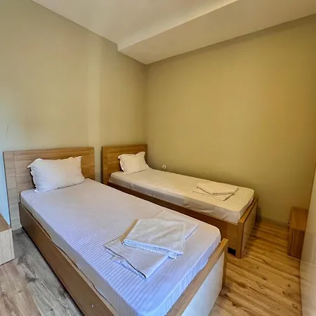 Kiara Aziz Konstantin ve Elena