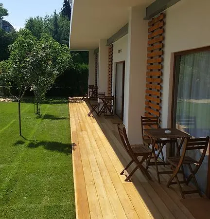 Kiara Aziz Konstantin ve Elena